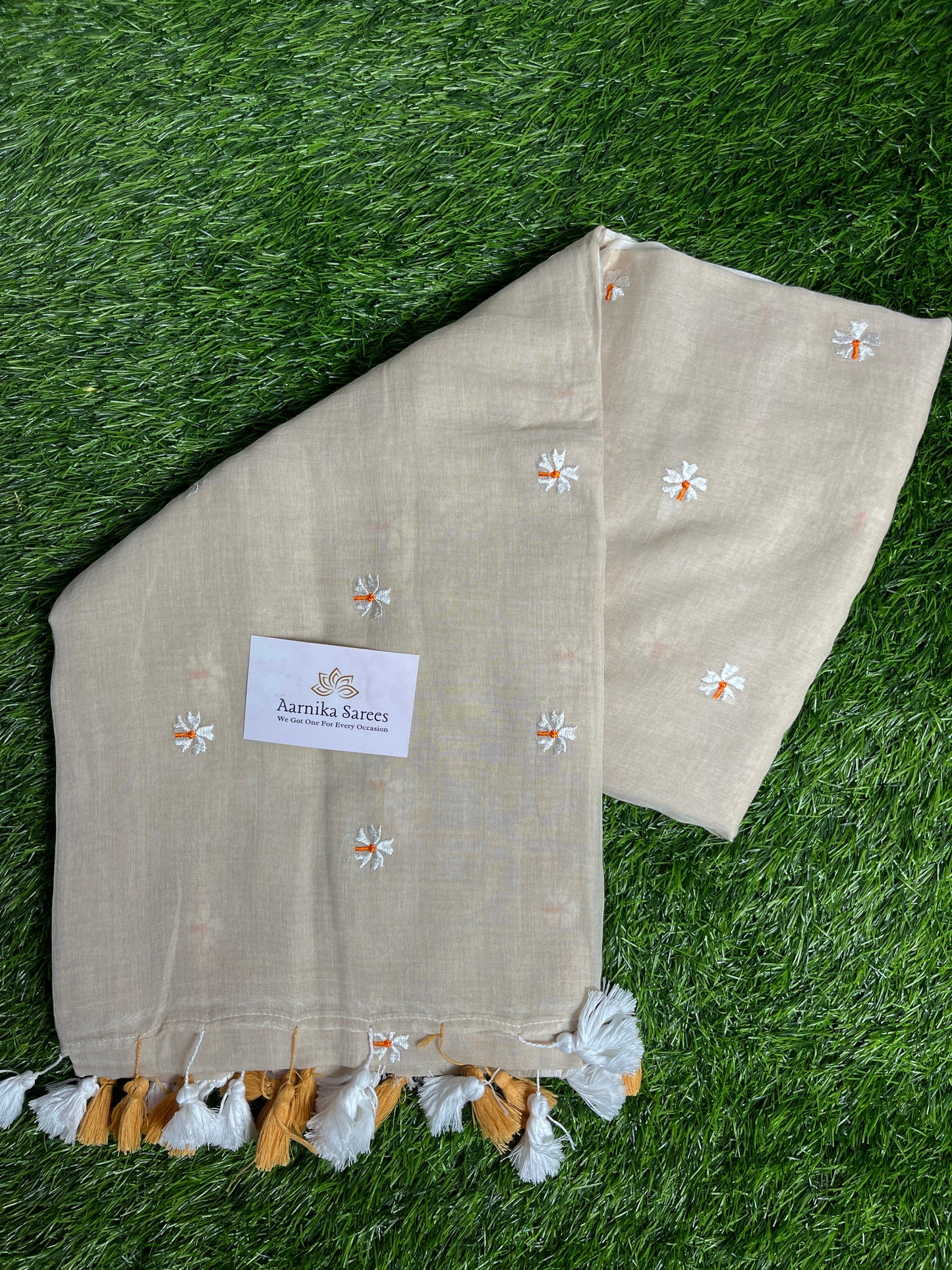 MUL COTTON / PARIJAT EMBROIDERY / BEIGE