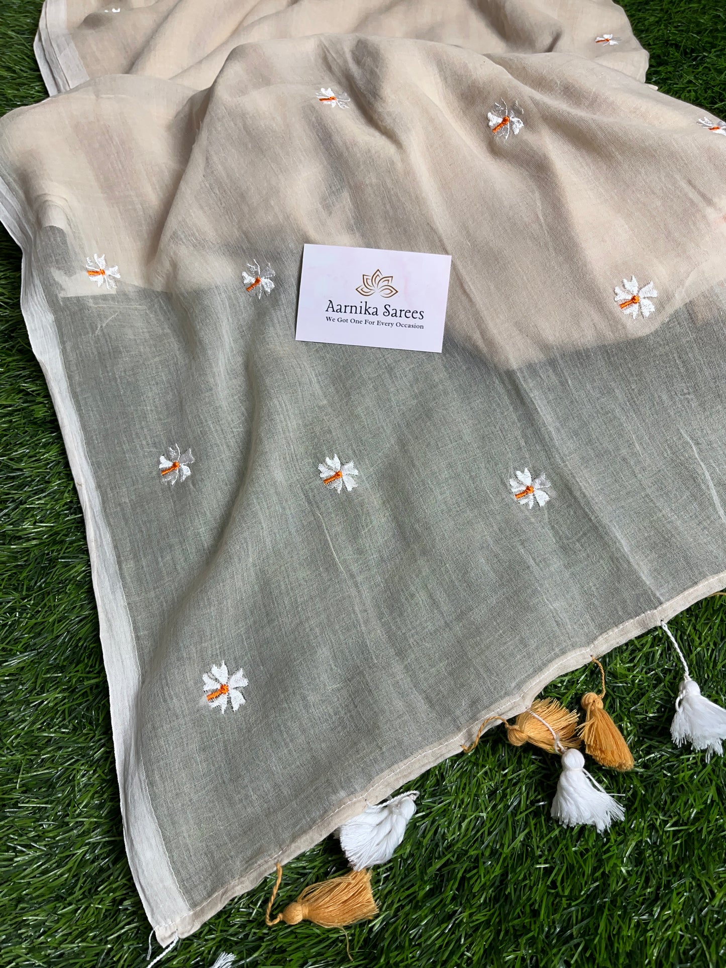 MUL COTTON / PARIJAT EMBROIDERY / BEIGE