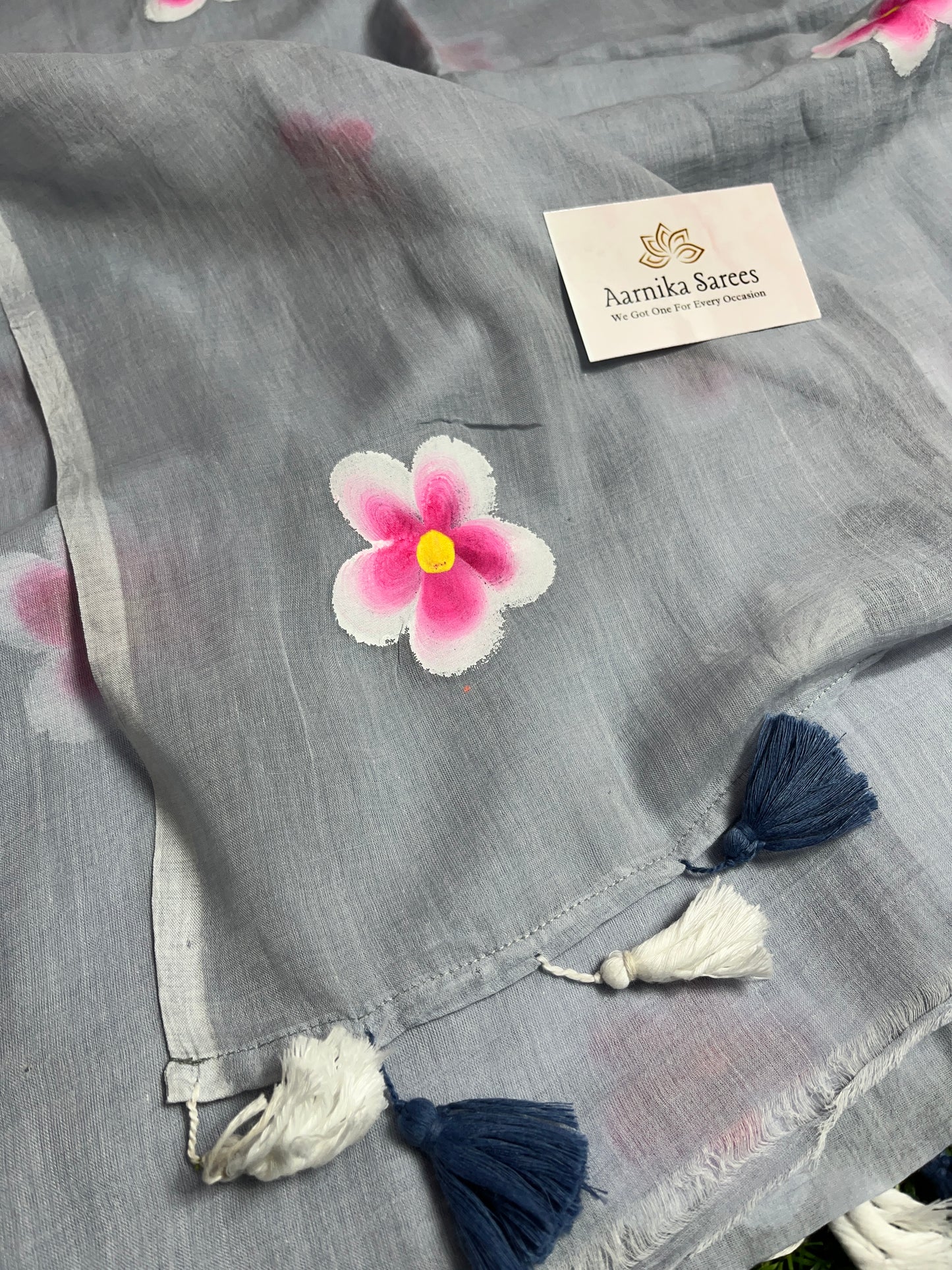 MUL COTTON / HAND PAINTED FLOWER / GREY