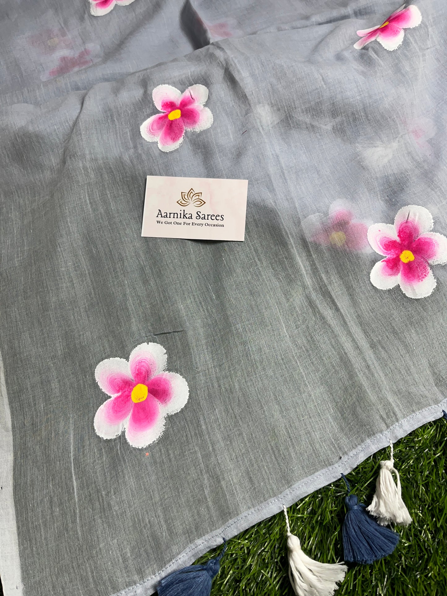 MUL COTTON / HAND PAINTED FLOWER / GREY